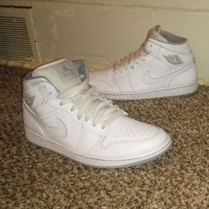 Air Jordan 1 Retro White/Grey Bottoms